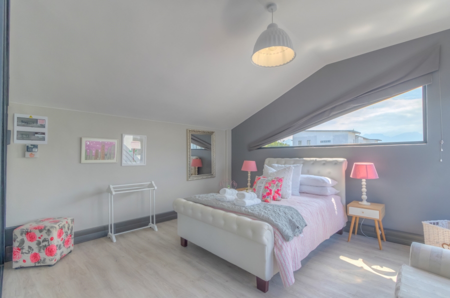 To Let 2 Bedroom Property for Rent in Paardevlei Western Cape